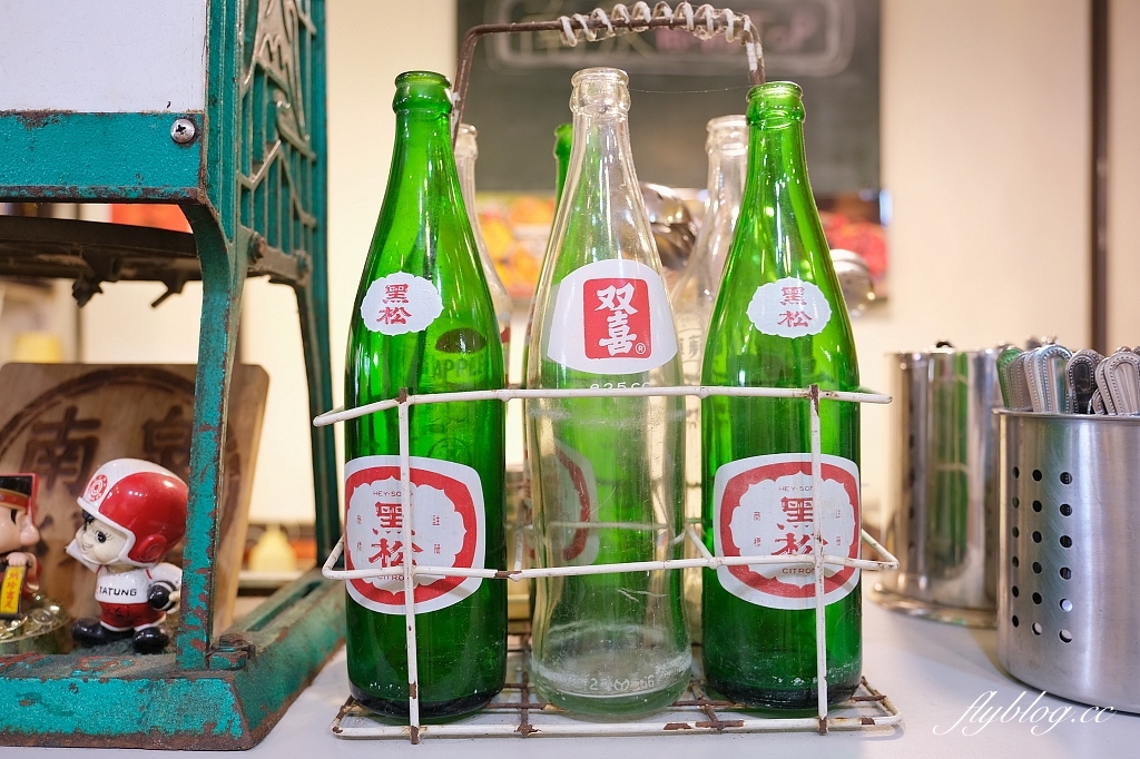 台南安平｜南泉冰菓室，台南必吃草莓冰芒果冰，安平運河邊懷舊風冰店 @飛天璇的口袋