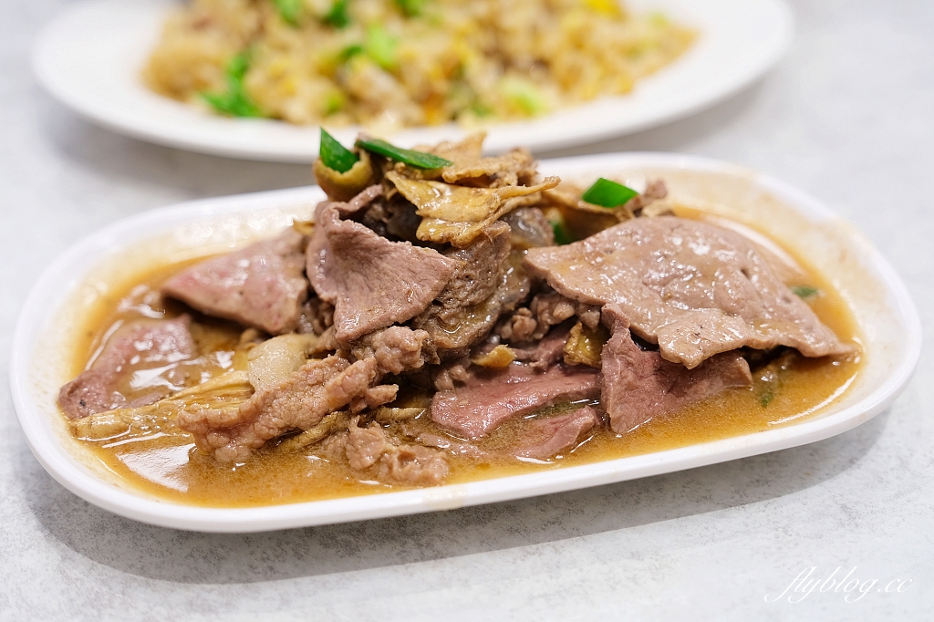 台南東區｜文章牛肉湯東寧旗艦店．台南市區也吃得到，40年老字號溫體牛肉湯 @飛天璇的口袋