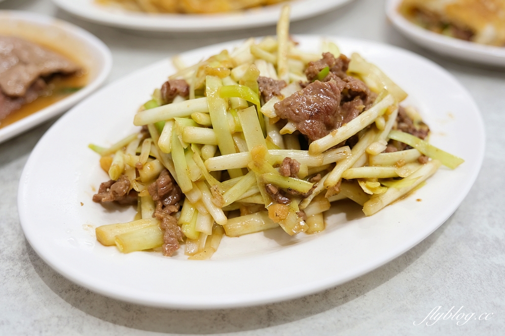 台南東區｜文章牛肉湯東寧旗艦店．台南市區也吃得到，40年老字號溫體牛肉湯 @飛天璇的口袋