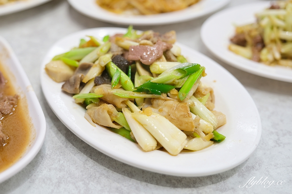 台南東區｜文章牛肉湯東寧旗艦店．台南市區也吃得到，40年老字號溫體牛肉湯 @飛天璇的口袋