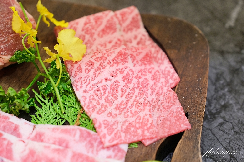 台中南屯｜樂軒和牛專門店．品嚐日本夢幻和牛，宛如私人招待所的用餐空間 @飛天璇的口袋