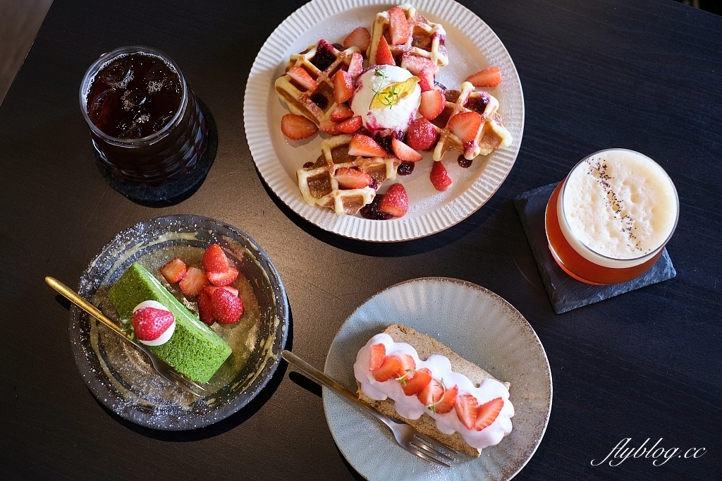 台中北區｜珘墨咖啡 Weekend Coffee．營業到晚上的咖啡館，推薦手沖咖啡季節甜點 @飛天璇的口袋