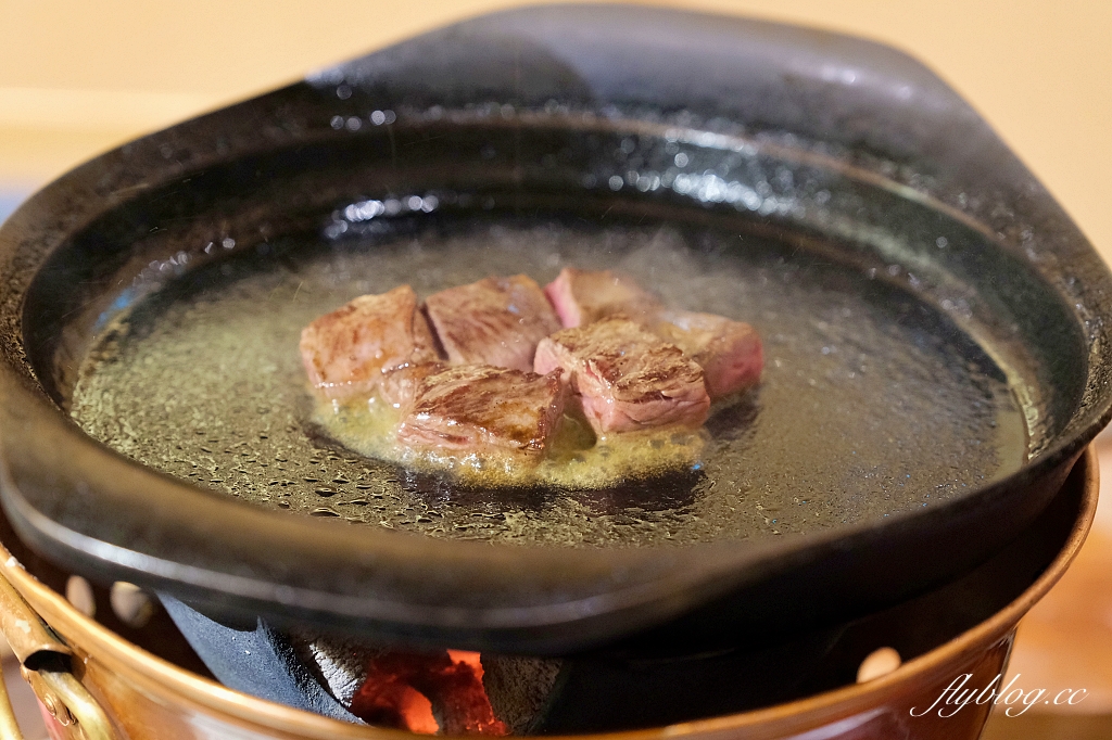 台中南屯｜樂軒和牛專門店．品嚐日本夢幻和牛，宛如私人招待所的用餐空間 @飛天璇的口袋