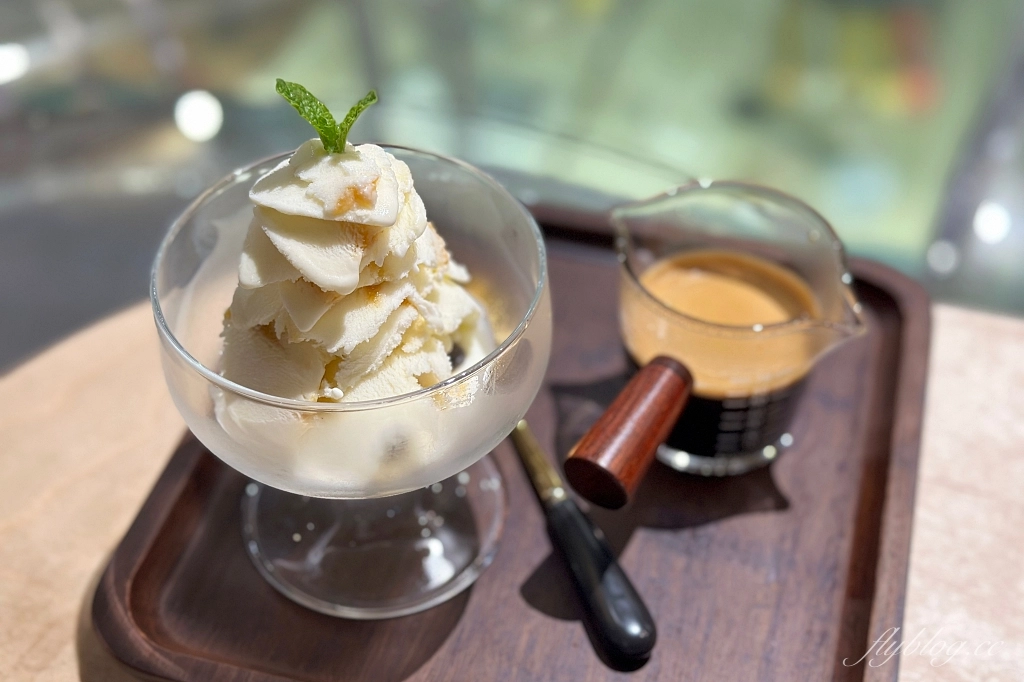 台中南區｜黝脈咖啡．營業到2點的深夜咖啡館，紅磚窯裡喝咖啡的氛圍 @飛天璇的口袋