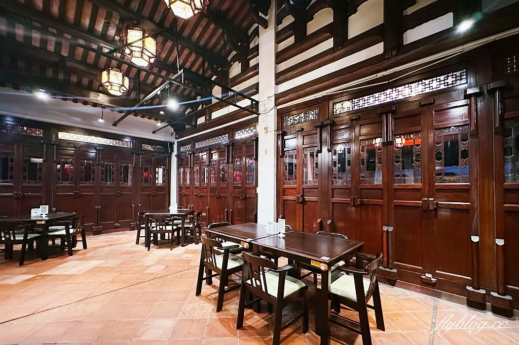 台中北屯｜耕讀園民俗公園店，隱身公園裡的茶坊，充滿古色古香的中式客棧風 @飛天璇的口袋