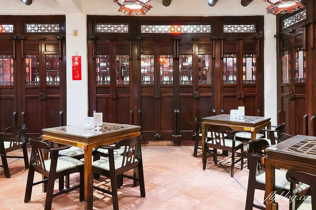 台中北屯｜耕讀園民俗公園店，隱身公園裡的茶坊，充滿古色古香的中式客棧風 @飛天璇的口袋