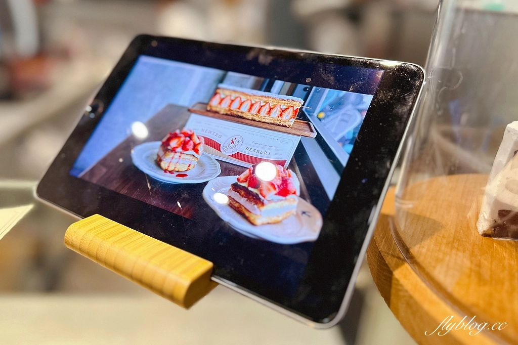 台中西區｜NewTro x Dessert 甜點咖啡．台中柳川河邊的咖啡館，新穎復古兼具的西式蛋糕 @飛天璇的口袋