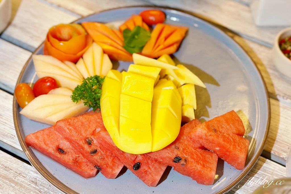 泰國普吉島｜Ma Doo Bua Cafe．普吉島最夯的網美餐廳，躺在大王荷花池上拍照打卡 @飛天璇的口袋