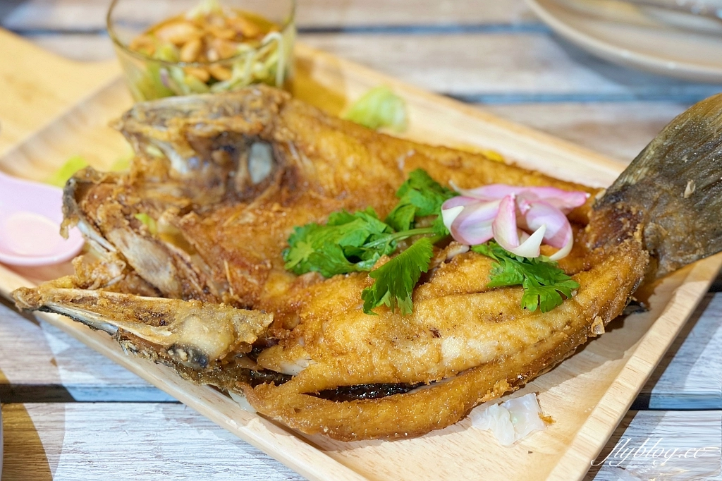 泰國普吉島｜Ma Doo Bua Cafe．普吉島最夯的網美餐廳，躺在大王荷花池上拍照打卡 @飛天璇的口袋