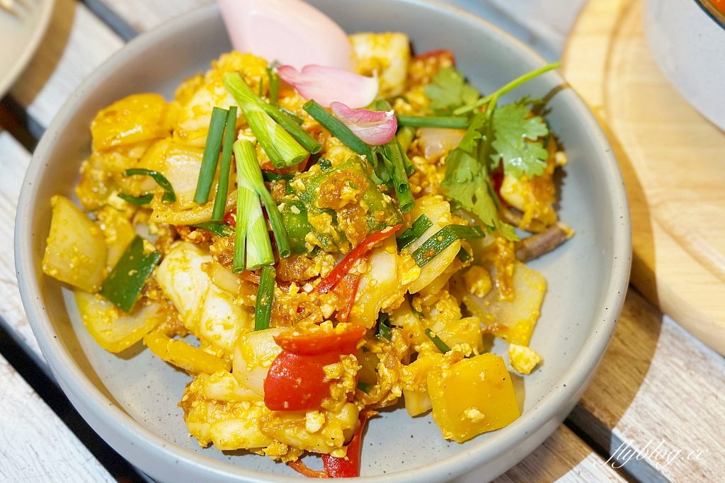 泰國普吉島｜Ma Doo Bua Cafe．普吉島最夯的網美餐廳，躺在大王荷花池上拍照打卡 @飛天璇的口袋