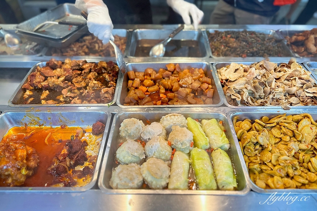 台中西區｜台中地方法院餐廳．隱身地下室的員工餐廳，網友推薦自助餐的天花板 @飛天璇的口袋