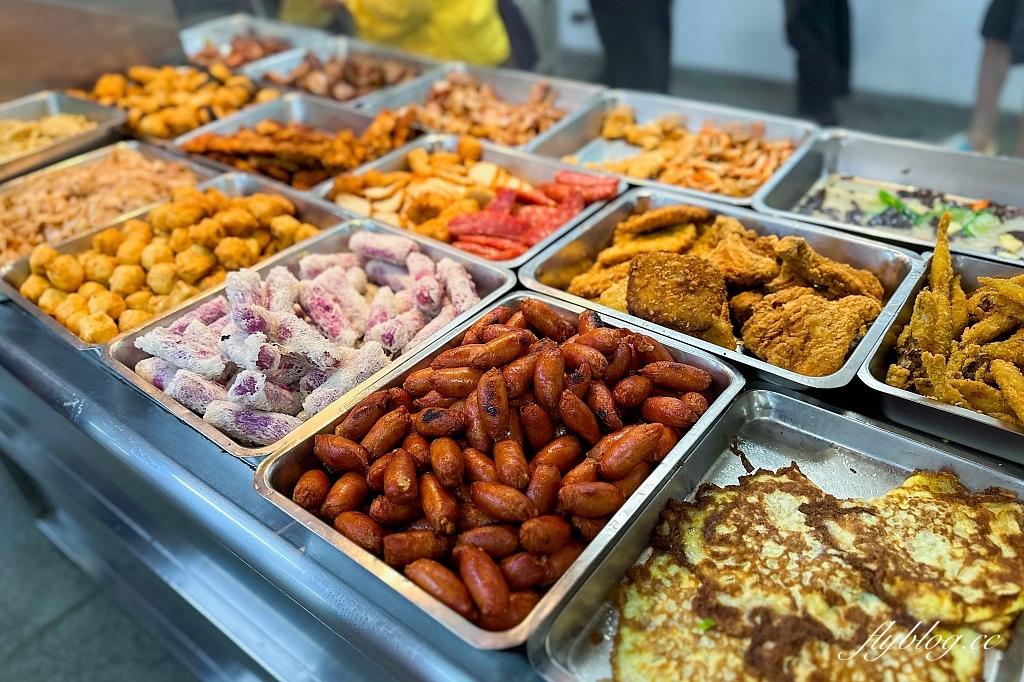 台中西區｜台中地方法院餐廳．隱身地下室的員工餐廳，網友推薦自助餐的天花板 @飛天璇的口袋