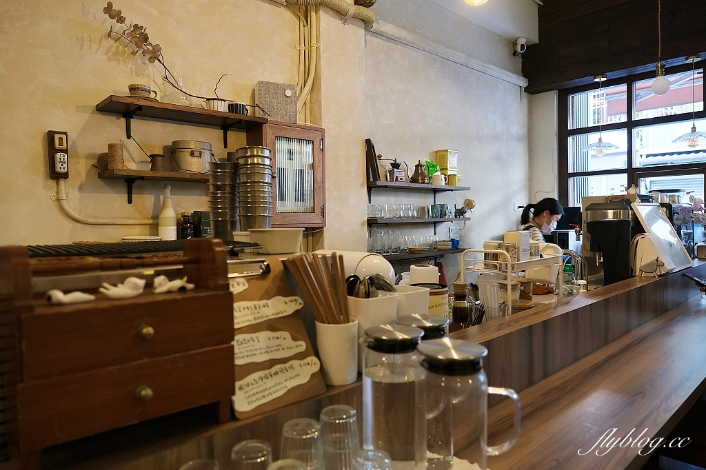 台南東區|粼粼.老屋改蓋的咖啡館,充滿日式氛圍,必點隱藏版布丁 @飛天璇的口袋 台南東區|粼粼.老屋改蓋的咖啡館,充滿日式氛圍,必點隱藏版布丁 @飛天璇的口袋