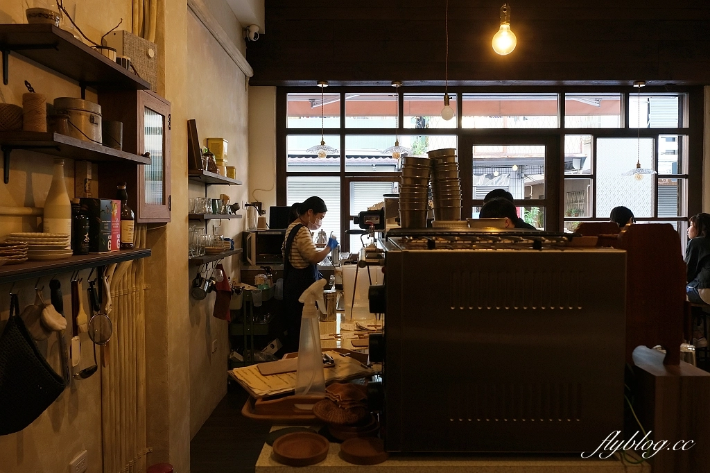 台南東區|粼粼.老屋改蓋的咖啡館,充滿日式氛圍,必點隱藏版布丁 @飛天璇的口袋 台南東區|粼粼.老屋改蓋的咖啡館,充滿日式氛圍,必點隱藏版布丁 @飛天璇的口袋