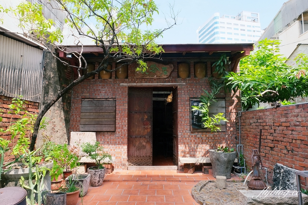 台南中西｜筑馨居．百年老屋古早味無菜單料理，米其林必比登台菜餐廳 @飛天璇的口袋