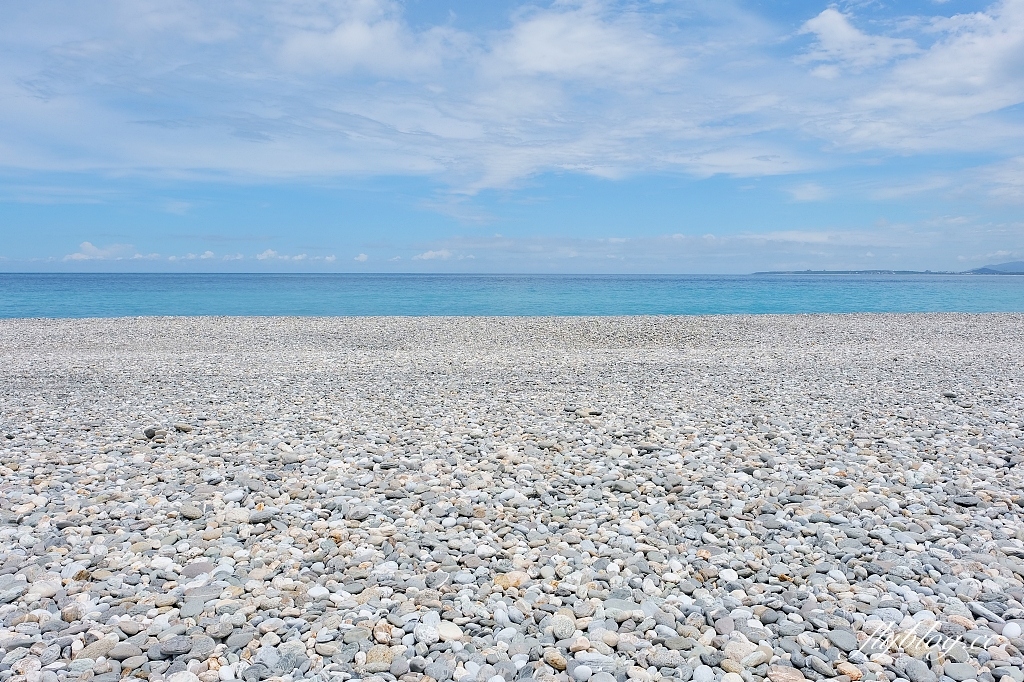 花蓮新城｜曼波海灘．花蓮看海秘境，可以玩石頭疊疊樂 @飛天璇的口袋