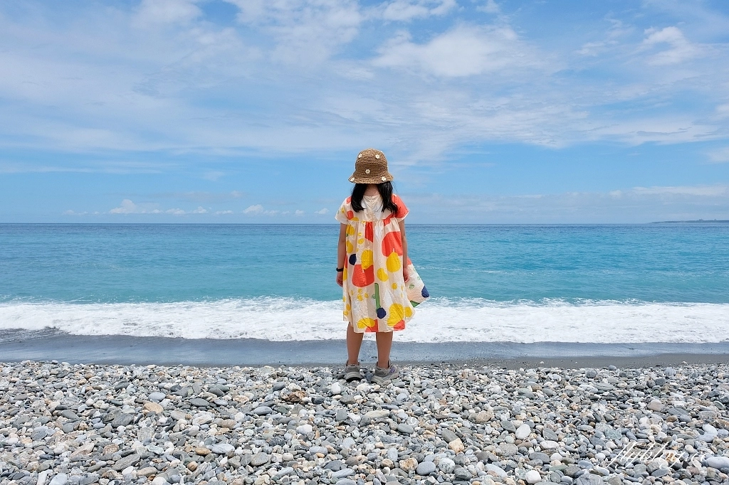 花蓮新城｜曼波海灘．花蓮看海秘境，可以玩石頭疊疊樂 @飛天璇的口袋