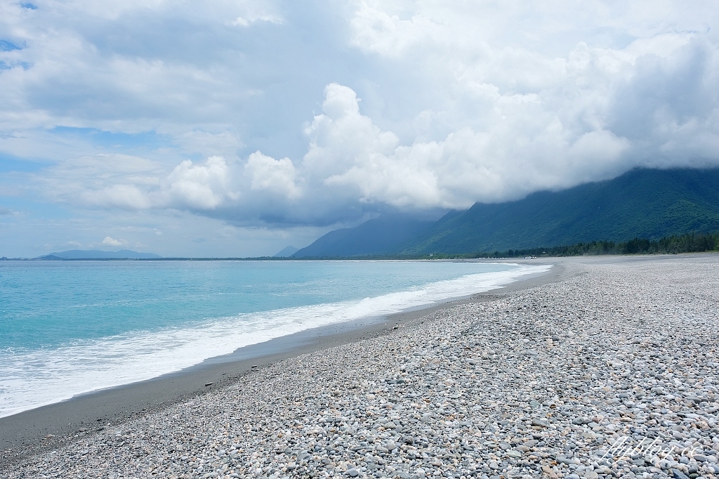 花蓮新城｜曼波海灘．花蓮看海秘境，可以玩石頭疊疊樂 @飛天璇的口袋