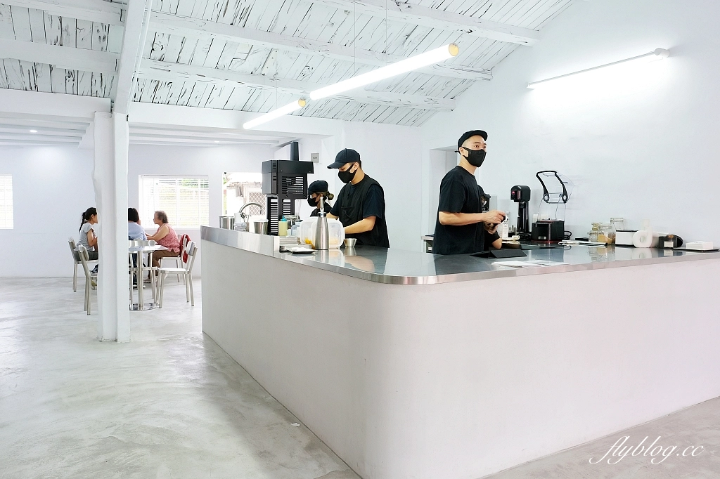 花蓮新城｜海蜜Hi-Mee．七星潭海邊網美冰店，充滿未來感的設計 @飛天璇的口袋