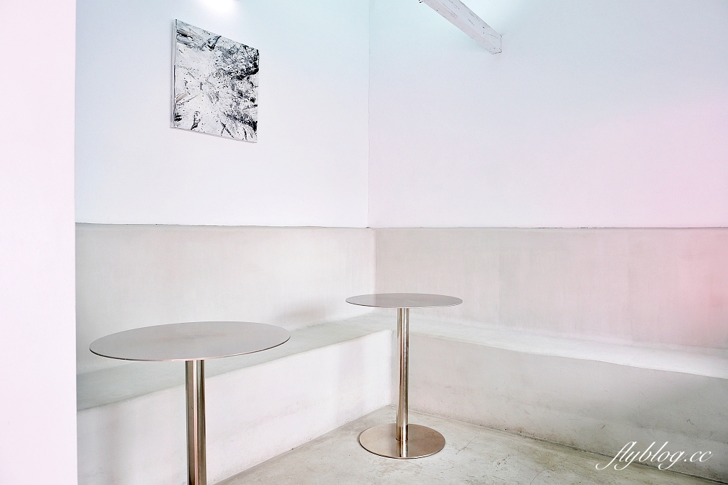 花蓮新城｜海蜜Hi-Mee．七星潭海邊網美冰店，充滿未來感的設計 @飛天璇的口袋