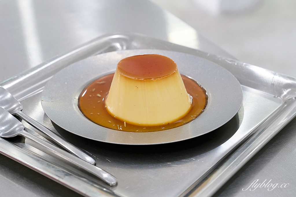 花蓮新城｜海蜜Hi-Mee．七星潭海邊網美冰店，充滿未來感的設計 @飛天璇的口袋