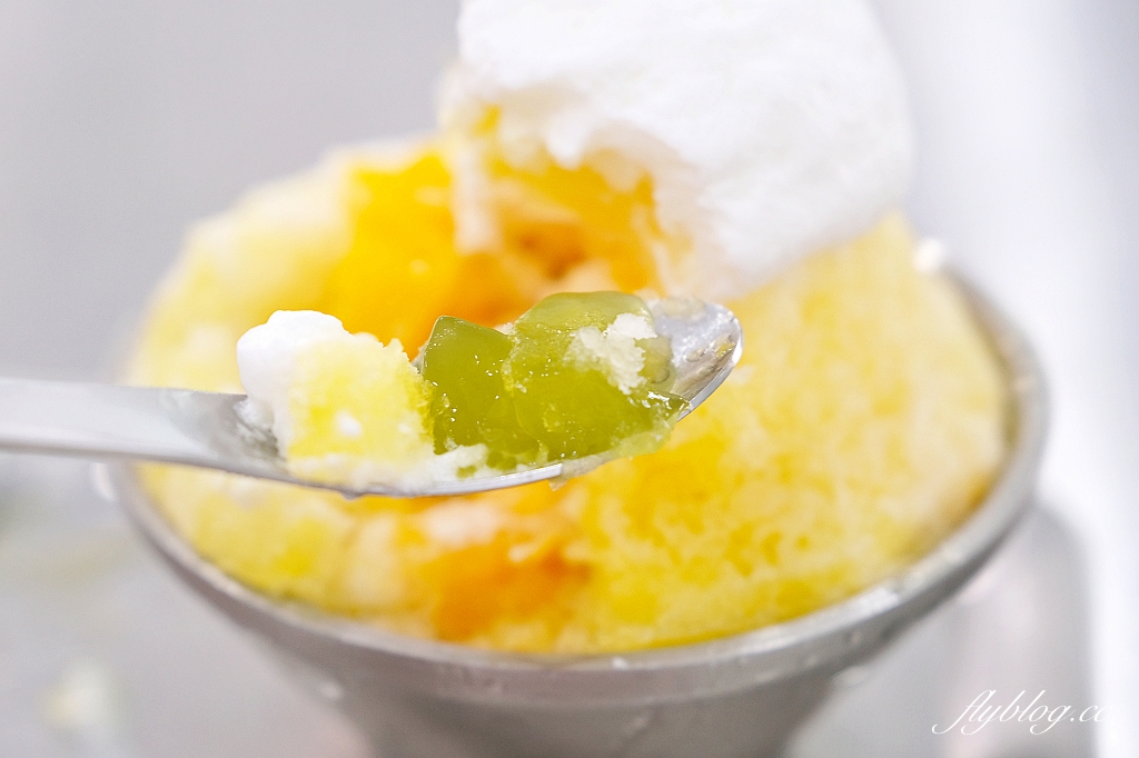 花蓮新城｜海蜜Hi-Mee．七星潭海邊網美冰店，充滿未來感的設計 @飛天璇的口袋