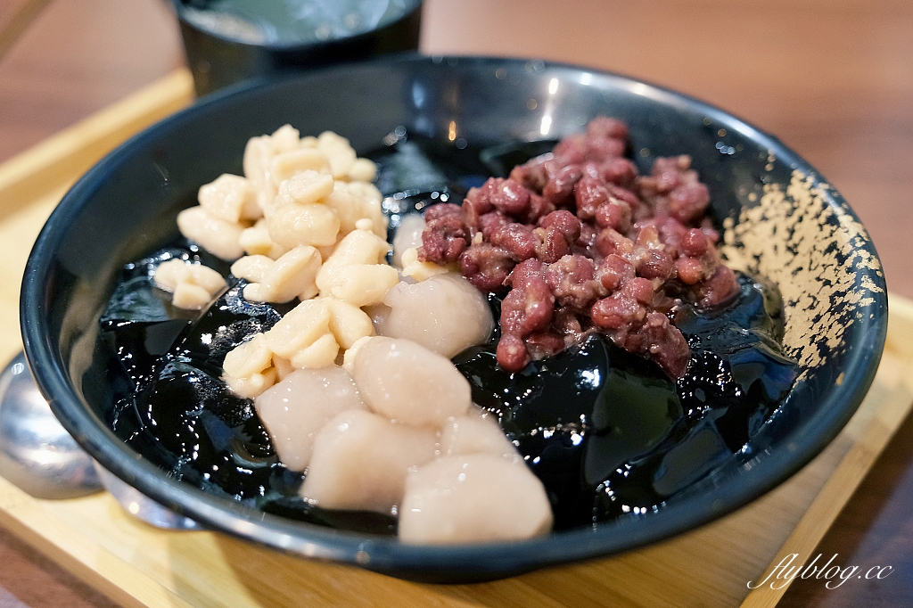 桃園大溪｜柒美堂仙草纏綿冰．澎湖搬來台灣，會牽絲的仙草冰 @飛天璇的口袋