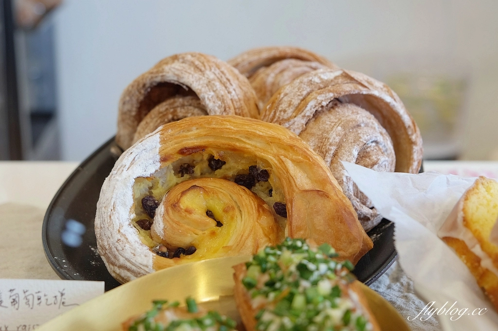台中北區｜拉福客烘焙 Lucky Fork．台中酸麵包甜點專賣，宛如法式料理的早午餐 @飛天璇的口袋