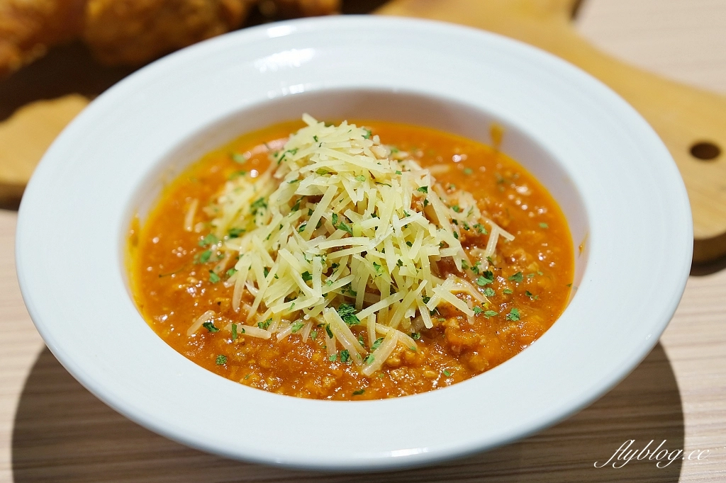 台中東區｜喬e歐爸爸手工披薩吃到飽．369元起披薩吃到飽，義大利麵和炸雞也很好吃 @飛天璇的口袋