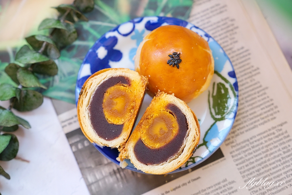 【2025台中蛋黃酥】20+台中蛋黃酥整理，你吃過幾間了？ @飛天璇的口袋