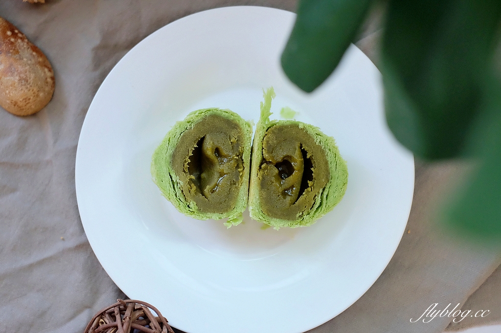 台南北區|咿吉麵包坊.台南隱藏版蛋黃酥,流芯款的小月餅禮盒,週休二日的麵包店 @飛天璇的口袋 台南北區|咿吉麵包坊.台南隱藏版蛋黃酥,流芯款的小月餅禮盒,週休二日的麵包店 @飛天璇的口袋