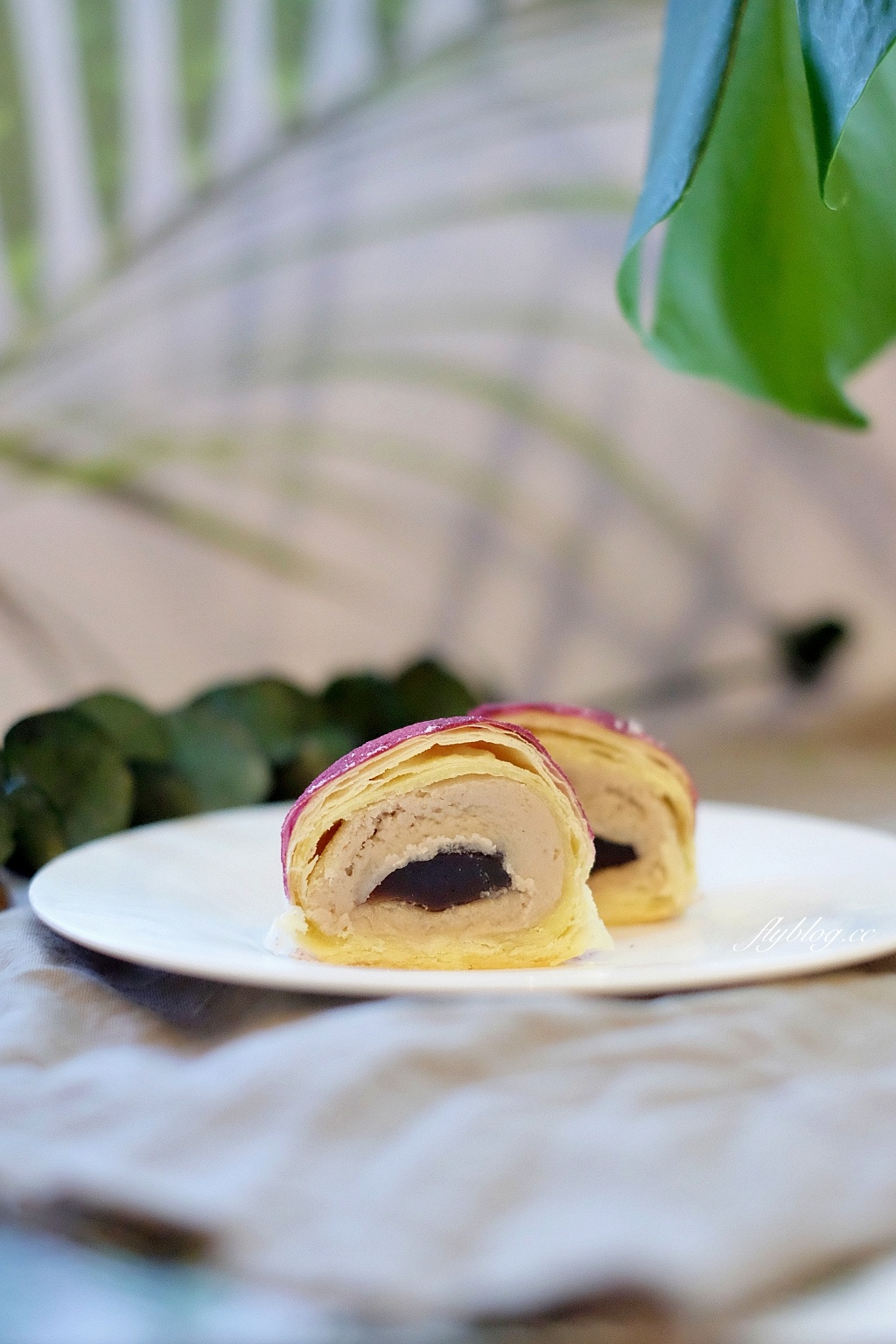 台南北區|咿吉麵包坊.台南隱藏版蛋黃酥,流芯款的小月餅禮盒,週休二日的麵包店 @飛天璇的口袋 台南北區|咿吉麵包坊.台南隱藏版蛋黃酥,流芯款的小月餅禮盒,週休二日的麵包店 @飛天璇的口袋