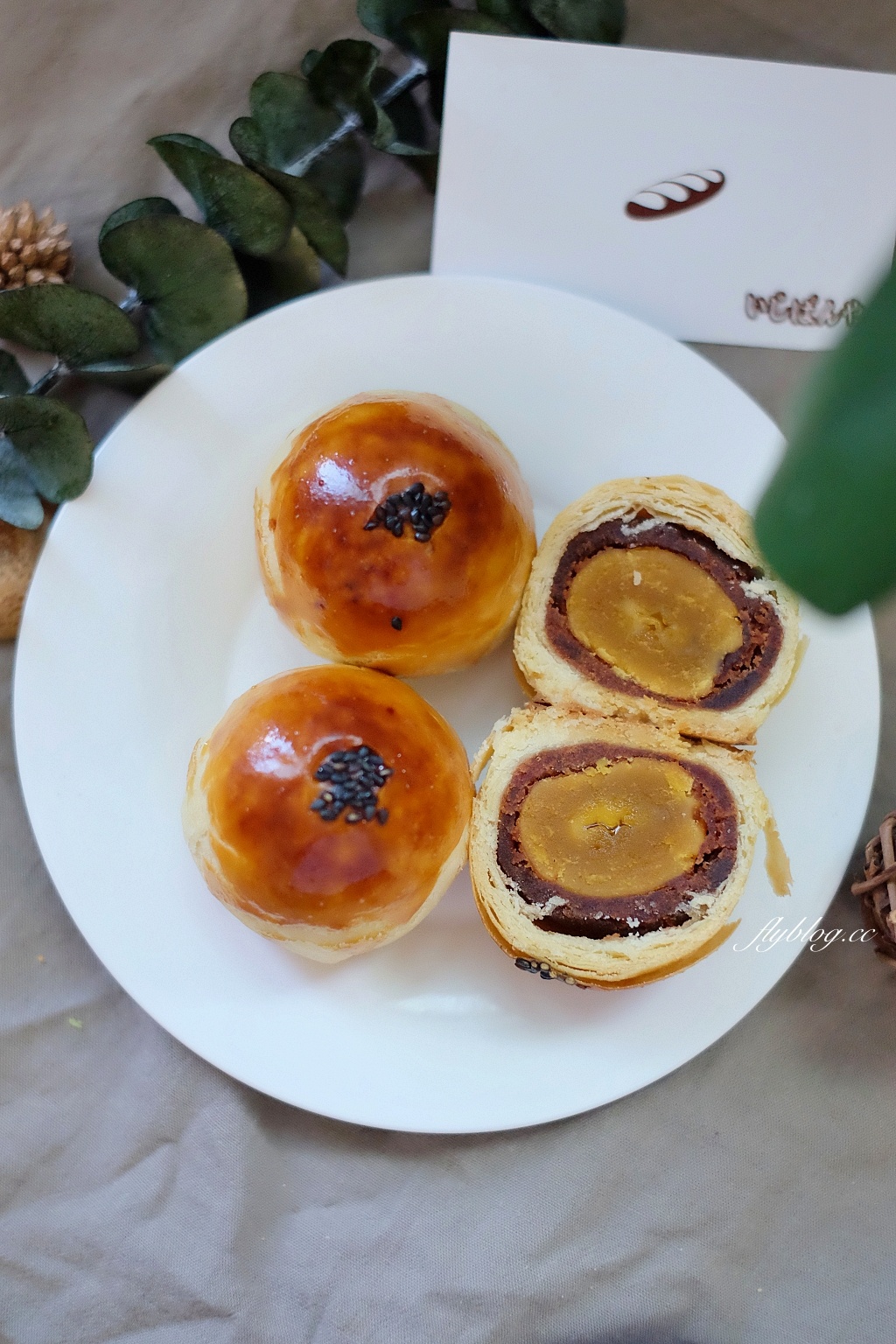 台南北區|咿吉麵包坊.台南隱藏版蛋黃酥,流芯款的小月餅禮盒,週休二日的麵包店 @飛天璇的口袋 台南北區|咿吉麵包坊.台南隱藏版蛋黃酥,流芯款的小月餅禮盒,週休二日的麵包店 @飛天璇的口袋