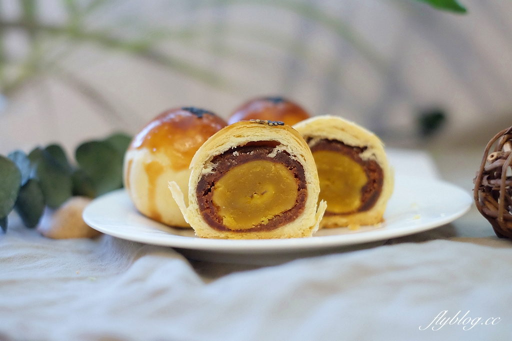 台南北區|咿吉麵包坊.台南隱藏版蛋黃酥,流芯款的小月餅禮盒,週休二日的麵包店 @飛天璇的口袋 台南北區|咿吉麵包坊.台南隱藏版蛋黃酥,流芯款的小月餅禮盒,週休二日的麵包店 @飛天璇的口袋