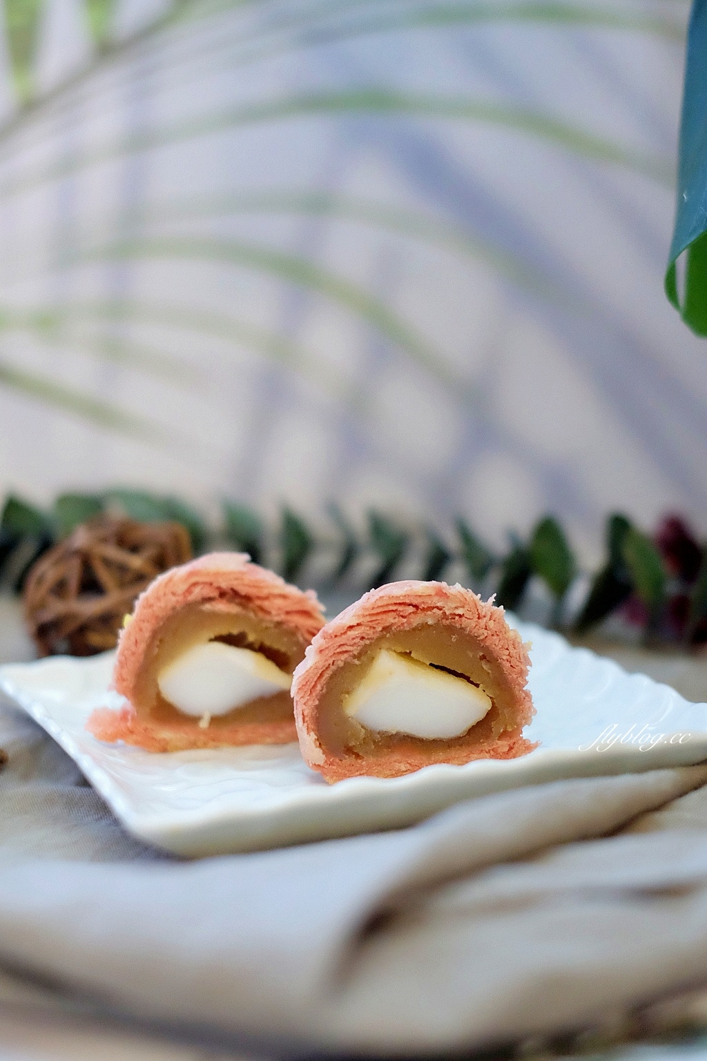 台南北區|咿吉麵包坊.台南隱藏版蛋黃酥,流芯款的小月餅禮盒,週休二日的麵包店 @飛天璇的口袋 台南北區|咿吉麵包坊.台南隱藏版蛋黃酥,流芯款的小月餅禮盒,週休二日的麵包店 @飛天璇的口袋