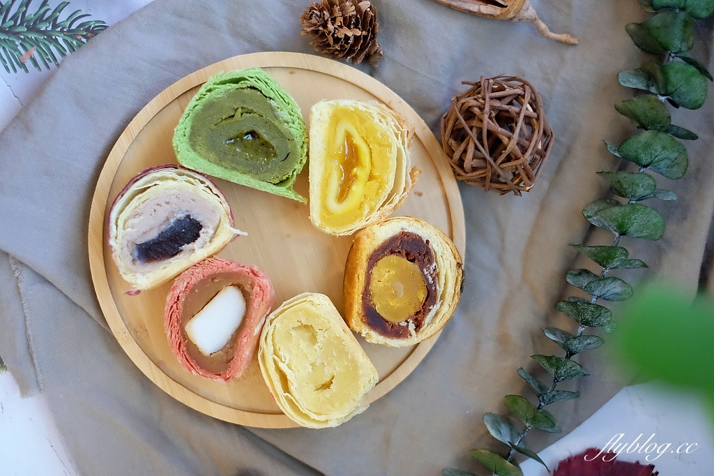 台南北區|咿吉麵包坊.台南隱藏版蛋黃酥,流芯款的小月餅禮盒,週休二日的麵包店 @飛天璇的口袋 台南北區|咿吉麵包坊.台南隱藏版蛋黃酥,流芯款的小月餅禮盒,週休二日的麵包店 @飛天璇的口袋