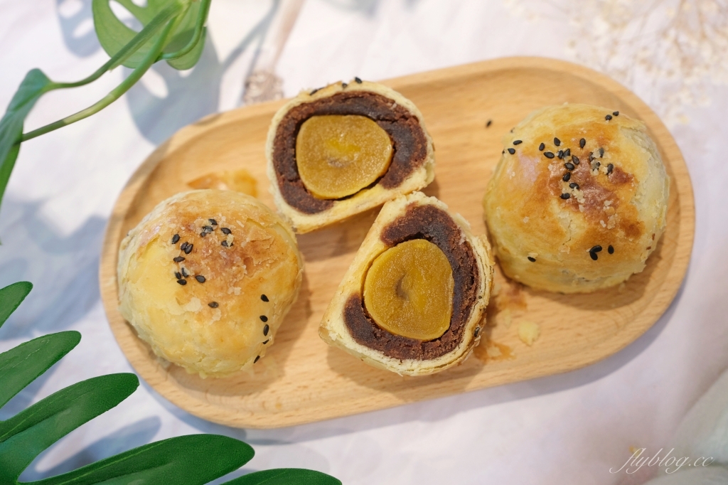 彰化美食｜紀家蛋黃酥．網友推薦媲美不二坊的蛋黃酥，一樣是彰化排隊名店 @飛天璇的口袋