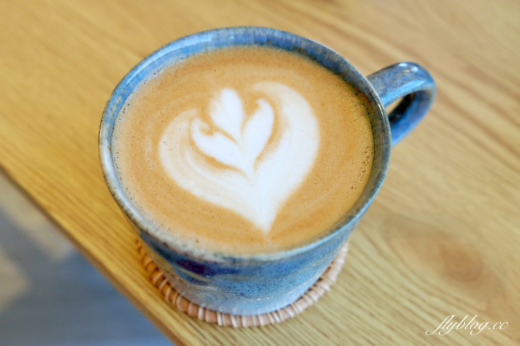 桃園復興｜山月茶屋．坐擁整片茶園景觀，純白透明落地窗建築 @飛天璇的口袋