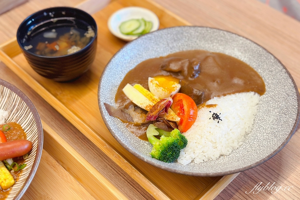 台中北區｜Corico咖哩食所．用心美味的咖哩小店，可以自由搭配配菜 @飛天璇的口袋