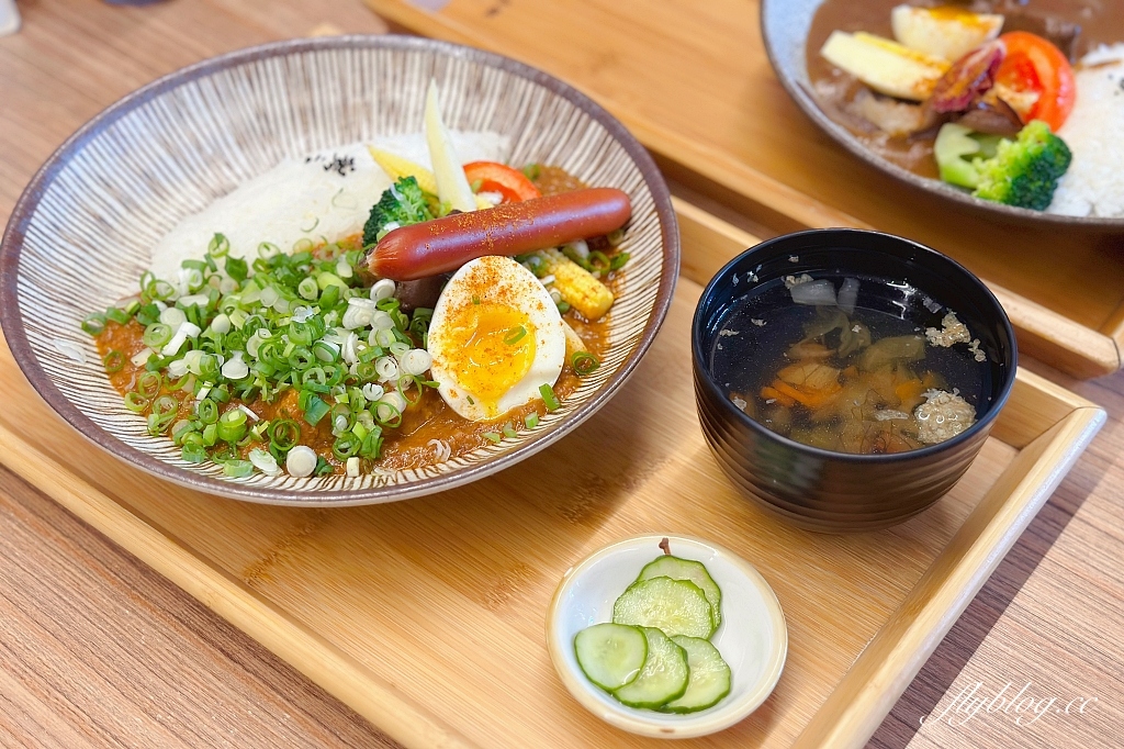 台中北區｜Corico咖哩食所．用心美味的咖哩小店，可以自由搭配配菜 @飛天璇的口袋