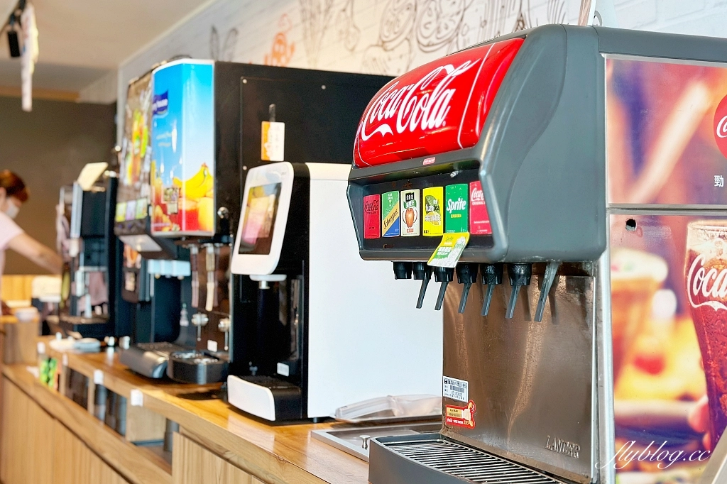 台中東區｜喬e歐爸爸手工披薩吃到飽．369元起披薩吃到飽，義大利麵和炸雞也很好吃 @飛天璇的口袋