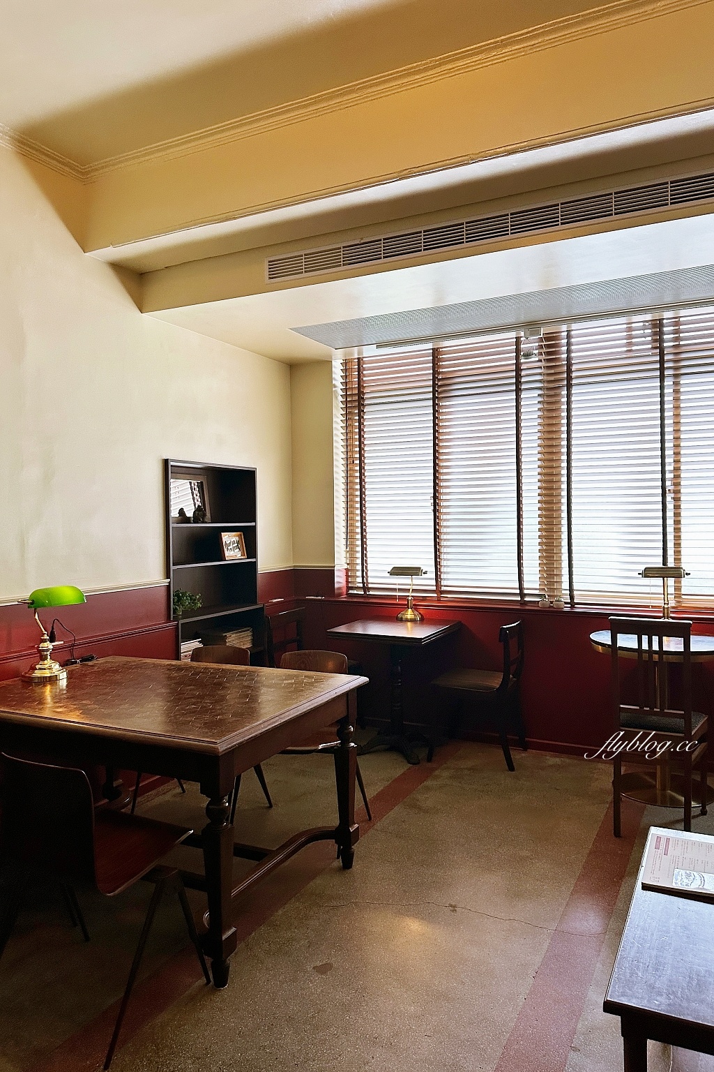 台北大同｜菸花Op.118.2．彷佛走入時光隧道，大稻埕迪化街復古咖啡館 @飛天璇的口袋