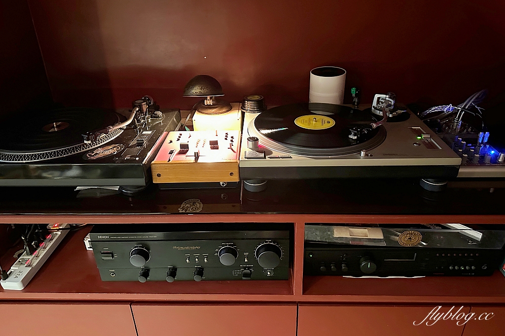 台北大同｜菸花Op.118.2．彷佛走入時光隧道，大稻埕迪化街復古咖啡館 @飛天璇的口袋