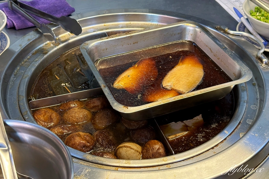 台中沙鹿｜沙鹿拉仔麵月見豬油飯．可愛的微笑豬油拌飯，仿佛在國小教室用餐的感覺 @飛天璇的口袋