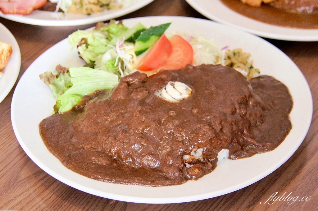 日本山梨｜Rock餐廳．2023世界啤酒獎最高獎，萌木之村美味的咖哩飯 @飛天璇的口袋