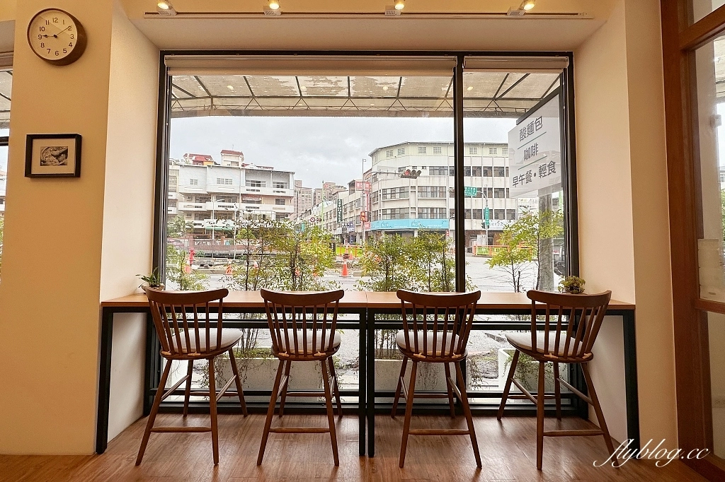 台中北區｜拉福客烘焙 Lucky Fork．台中酸麵包甜點專賣，宛如法式料理的早午餐 @飛天璇的口袋