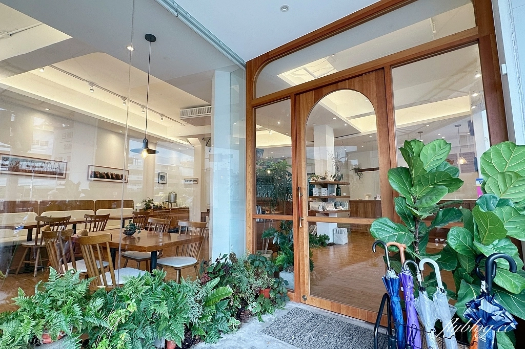 台中北區｜拉福客烘焙 Lucky Fork．台中酸麵包甜點專賣，宛如法式料理的早午餐 @飛天璇的口袋