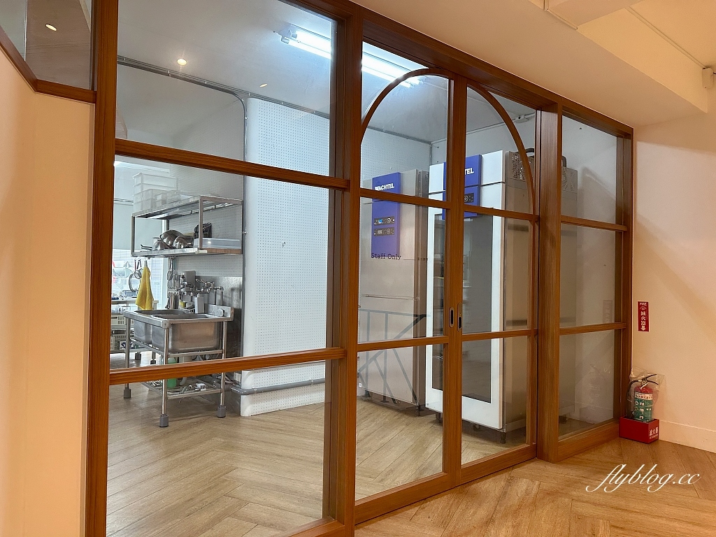 台中北區｜拉福客烘焙 Lucky Fork．台中酸麵包甜點專賣，宛如法式料理的早午餐 @飛天璇的口袋