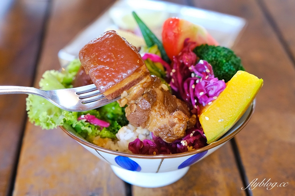 花蓮秀林｜小好美廚房．高顏值的原住民料理，必點馬告焢肉飯 @飛天璇的口袋