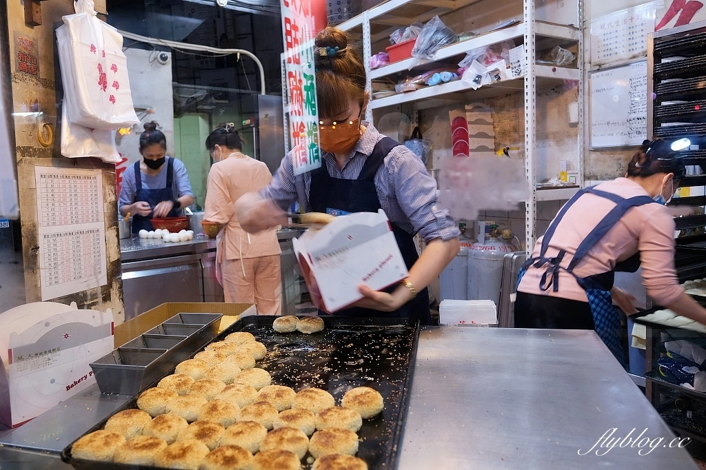 台北萬華｜萬大蟹殼黃．晚來吃不到，一個15元的美味，萬華20年老店 @飛天璇的口袋